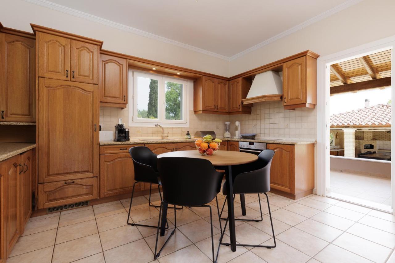 Country Villa Verde - 2Floor Family Home Kouramaditika Luaran gambar