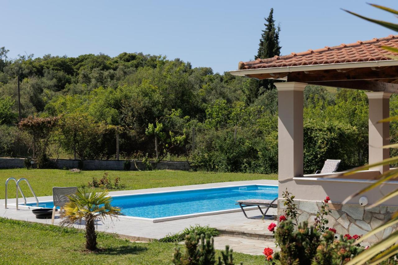 Country Villa Verde - 2Floor Family Home Kouramaditika Luaran gambar